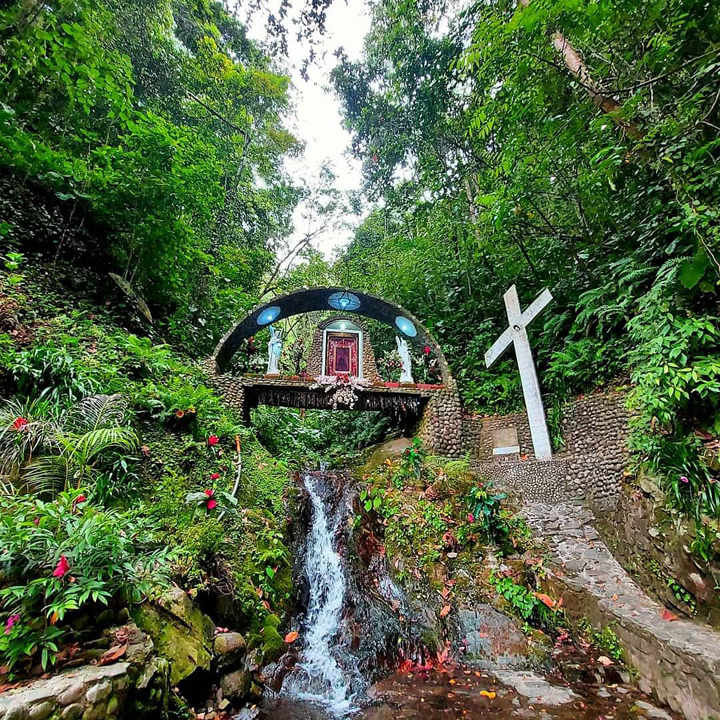 El Santuario Nuestra Señora de Lourdes fue fundado en 2009, ubicado en la Vereda Volcanes lugar donde se apareció la imagen de la Virgen en una tabla. / Foto: Cortesía Paisajes Lourdes