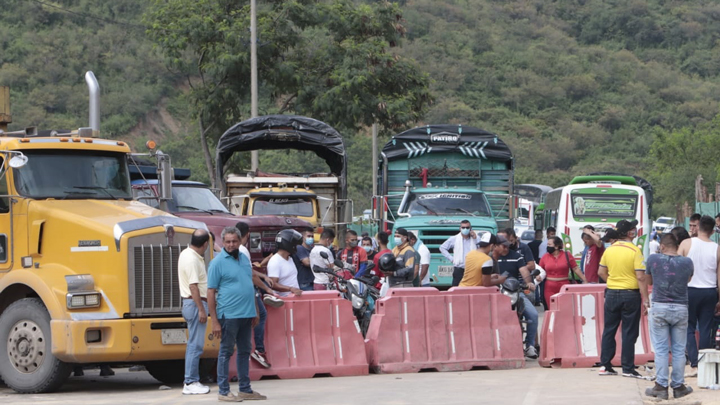 En el Anillo Vial Occidental con intersección de la vía a El Zulia