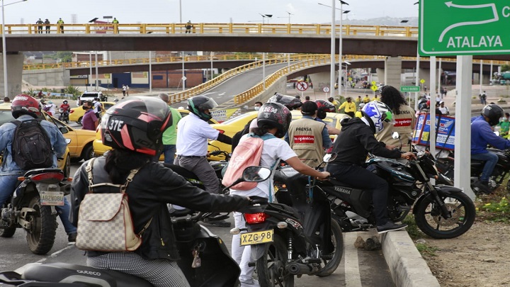 Los taxistas piden se hagan efectivas las solicitudes del pliego de peticiones para levantar el paro.