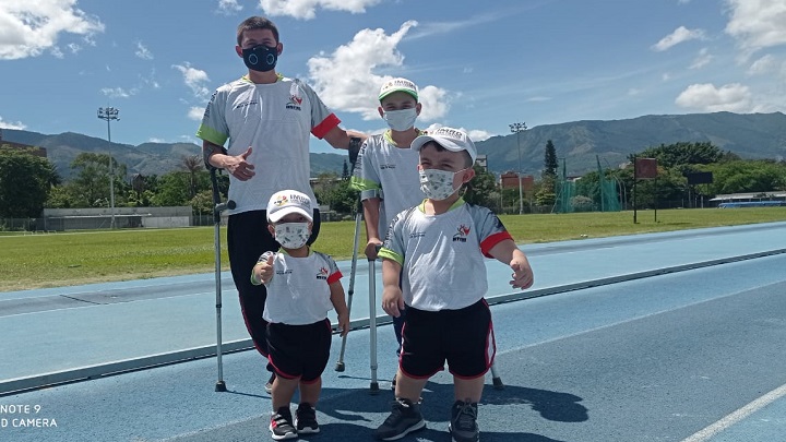Este fue el equipo del municipio de Los Patios que participó en el Torneo Nacional de Para-Atletismo en Medellín./Foto: cortesía