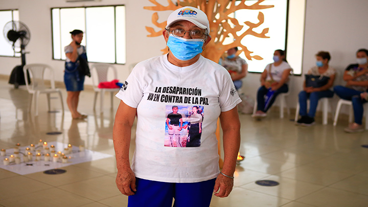 Seres queridos y familias que sufren este hecho victimizante. 