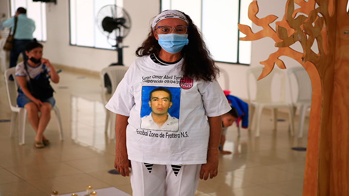 Seres queridos y familias que sufren este hecho victimizante. 
