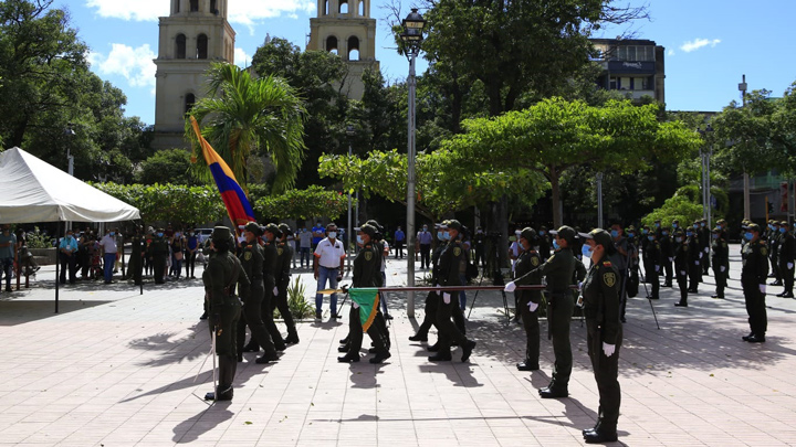 El juramento lo realizaron ante las autoridades civiles y militares