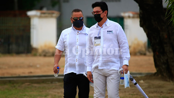 Los asistentes llegaron a Villa del Rosario, donde se concentra los actos principales de este Bicentenario.