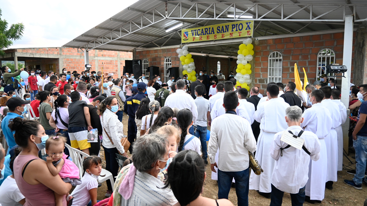 La comunidad del asentamiento José Bernal lo recibió 