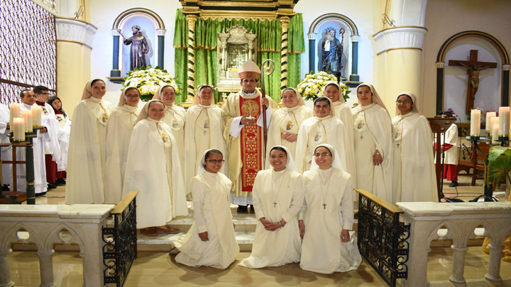 Con el arzobispo de Pamplona, Jaime Cristóbal Abril González.