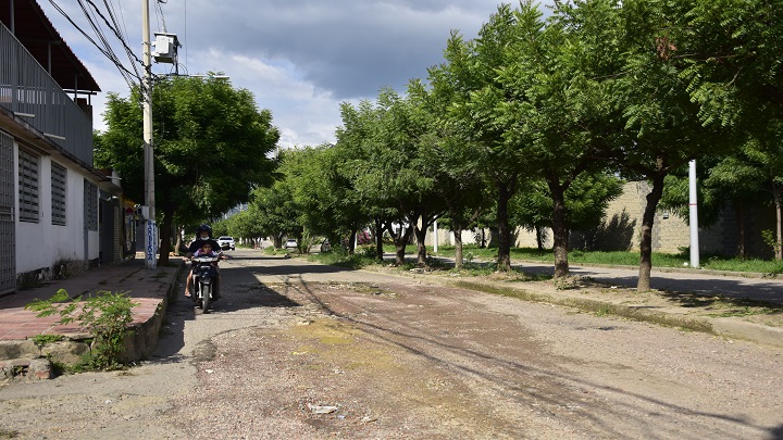 Las vías del sector están en muy mal estado. / Foto: Pablo Castillo / La Opinión 