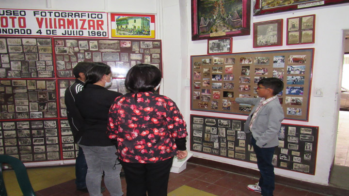 Sabe la historia de cada fotografía antigua y comporánea.