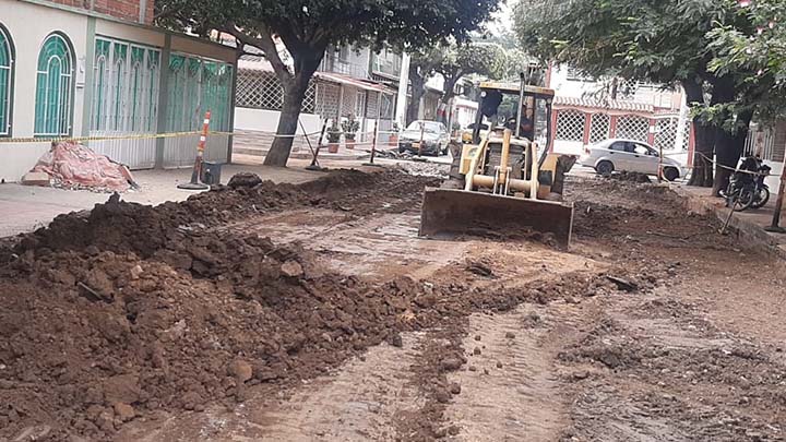 Los vecinos están desconcertados por el retraso.