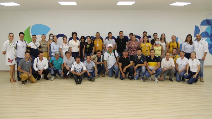 Los líderes, Corponor y de Masbosques se reunieron este viernes, 8 de julio para socializar el programa Un Árbol Para Acción Comunal./Foto: cortesía Corponor.