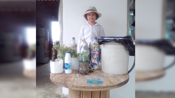 Con orgullo los niños exhibieron sus cultivos caseros./Foto: cortesía 