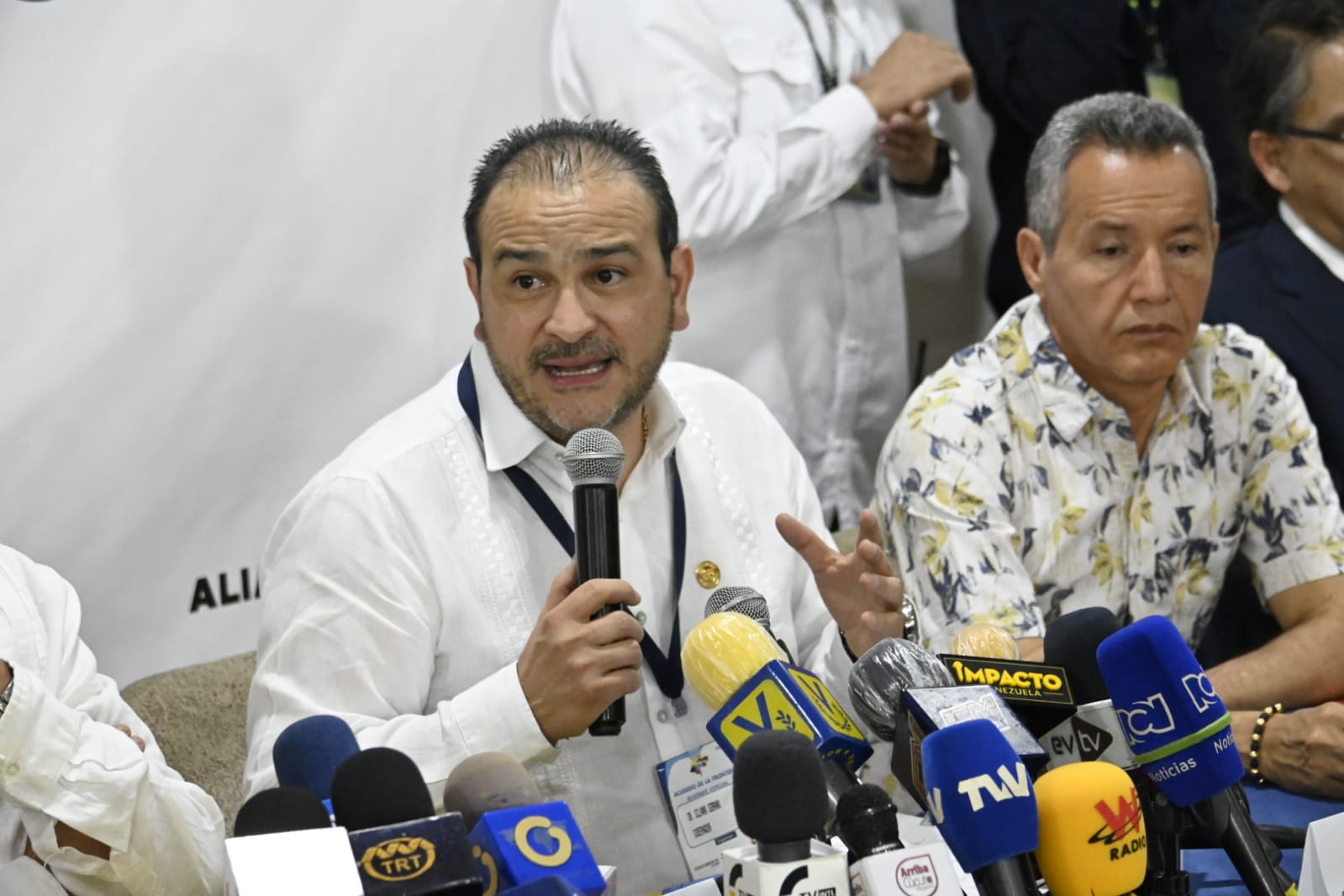 El Gobernador Silvano Serrano también estuvo presente en el encuentro