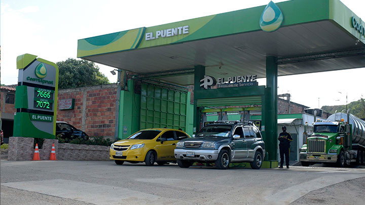 Esta medida pretende disminuir el impacto fiscal en el Gobierno por la dinámica de los precios internacionales de los refinados.