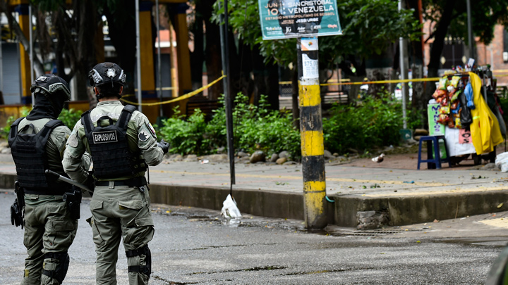 Personal antiexplosivos inspeccionaron la zona/AFP