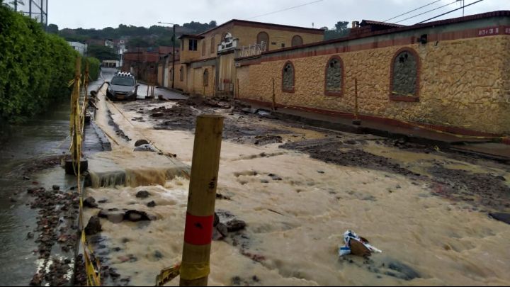 La vía Boconó colpasó con las lluvias.