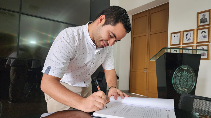 Heider Logatto es comunicador social 