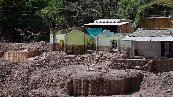 Viviendas destruida por el impacto de la avalancha/Foto Jorge Gutíerrez/La Opinión