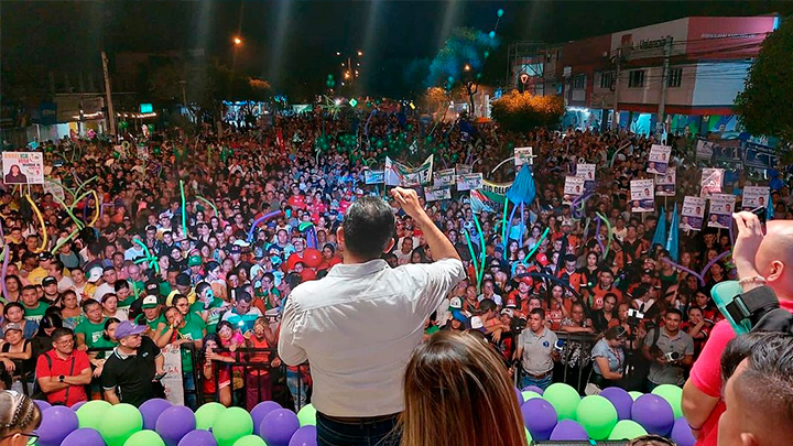Alexi Valencia, aspirante a la Alcaldía de Los Patios y su concurrido cierre que también contó con un concierto de vallenato, con Fabián Corrales.