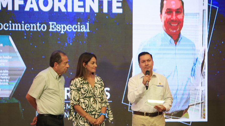 Reconocimiento especial: Comfaoriente 