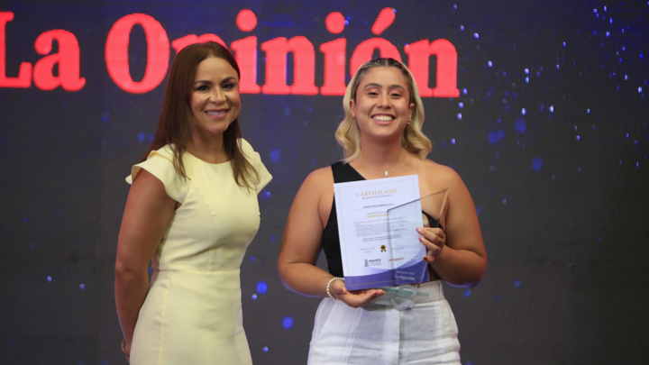 Mejor Empresa: Emprendimiento: Zoon Politikon