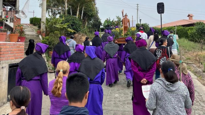 Todo el cuerpo de diáconos y nazarenos de Pamplonita participó del acto/Foto cortesía