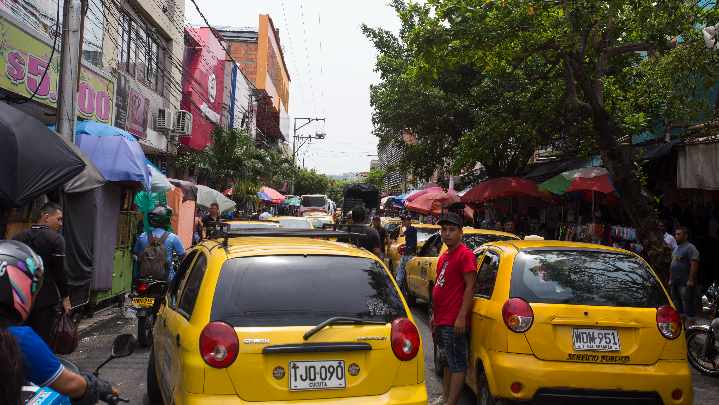 CAOS DE MOVILIDAD