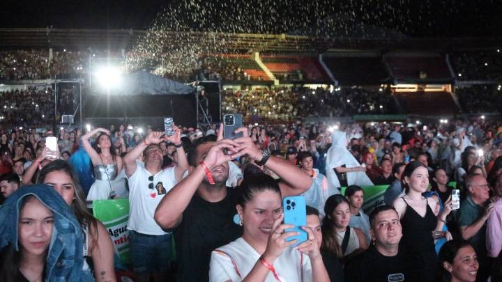 El estadio General Santander abrió sus puertas para recibir a miles de asistentes, tanto locales como visitantes.