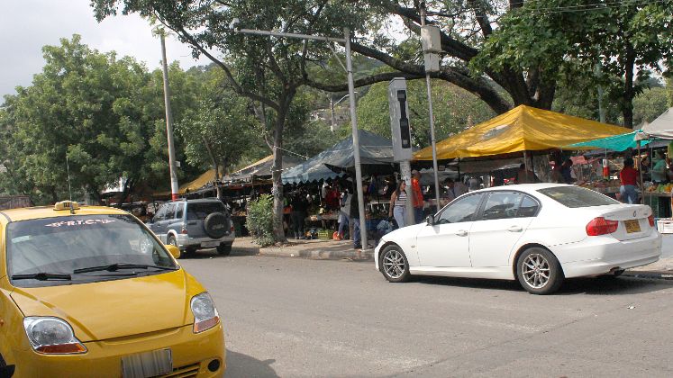 En los próximos meses, todos los puntos de fotomultas tendrán la señalización moderna. / Foto: Stefany Peñaloza / La Opinión