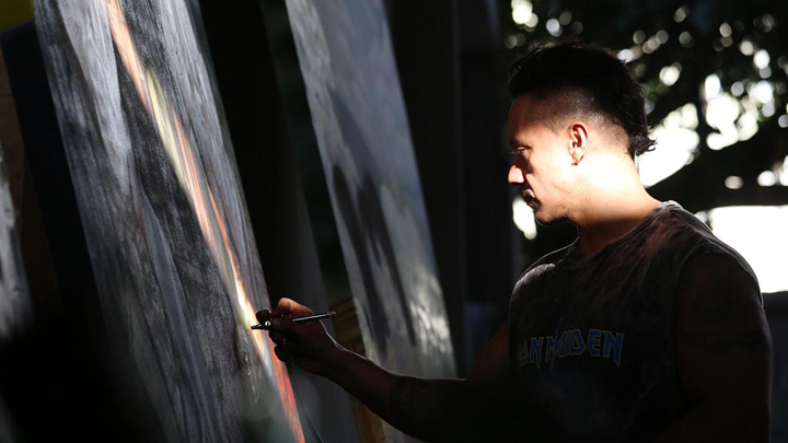 Adrián Dugarte es artista plástico venezolano.