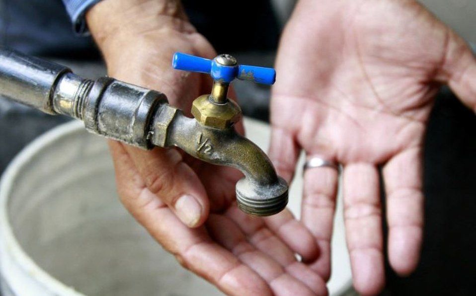 Los problemas en el servicio de agua se debe a la infraestructura antigua de las redes.