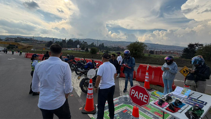 Mesas interinstitucionales para la atención a víctimas y formación dirigida a motociclistas.