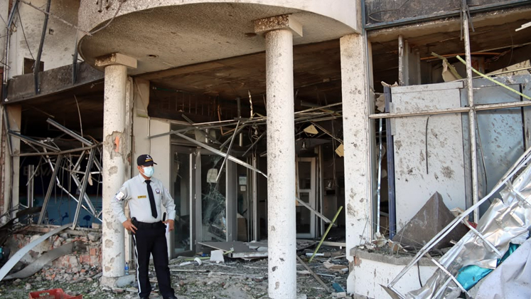 Antes de la detonación del camión-bomba fueron lanzados desde el vehículounos 15 artefactos explosivos.