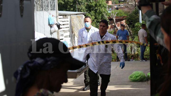 La Policía llegó hasta el sitio de los hechos /Foto: Carlos Ramírez/La Opinión 