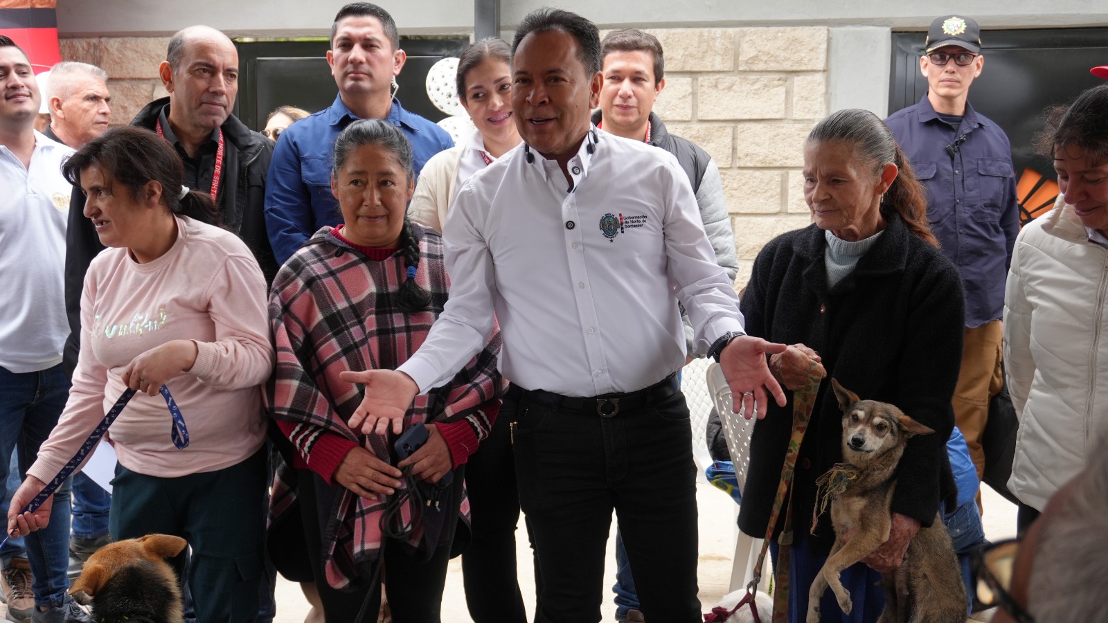 La comunidad agradeció la visita de la Gobernación de Norte de Santander y la gestión de obras. / Foto: Kevin Torres / La Opinión 