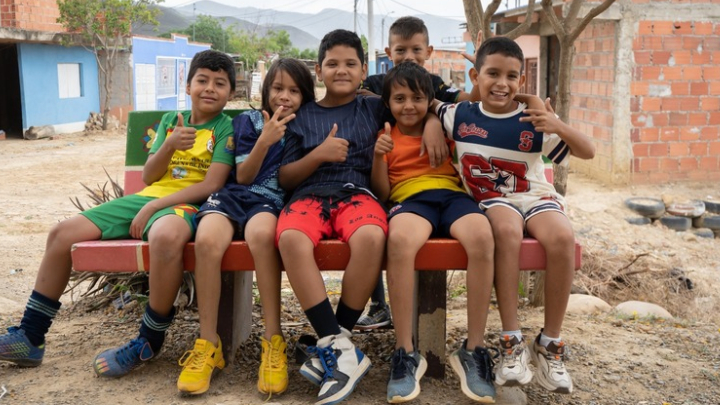 Los niños se integran para compartir juntos. Foto: Oscar Meza