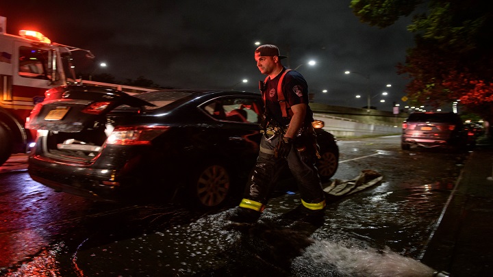 Ocho muertos tras unas súbitas inundaciones en Nueva York provocadas por la tormenta Ida./AFP