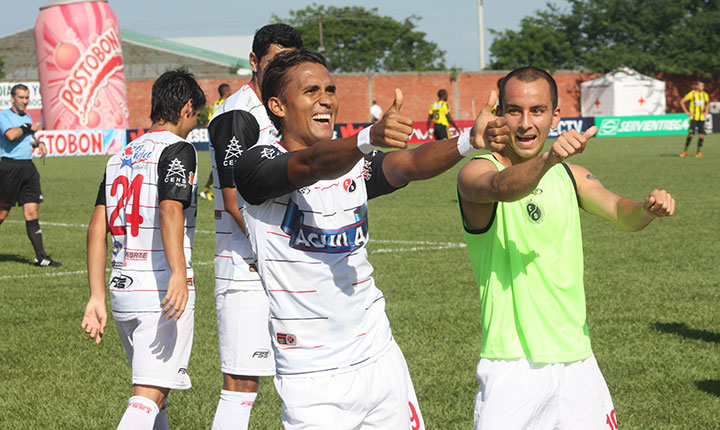 Henry Hernández. 