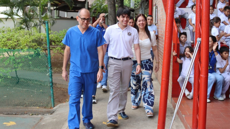 Recibimiento a Matías en el Colegio donde lleva 13 años formandose
