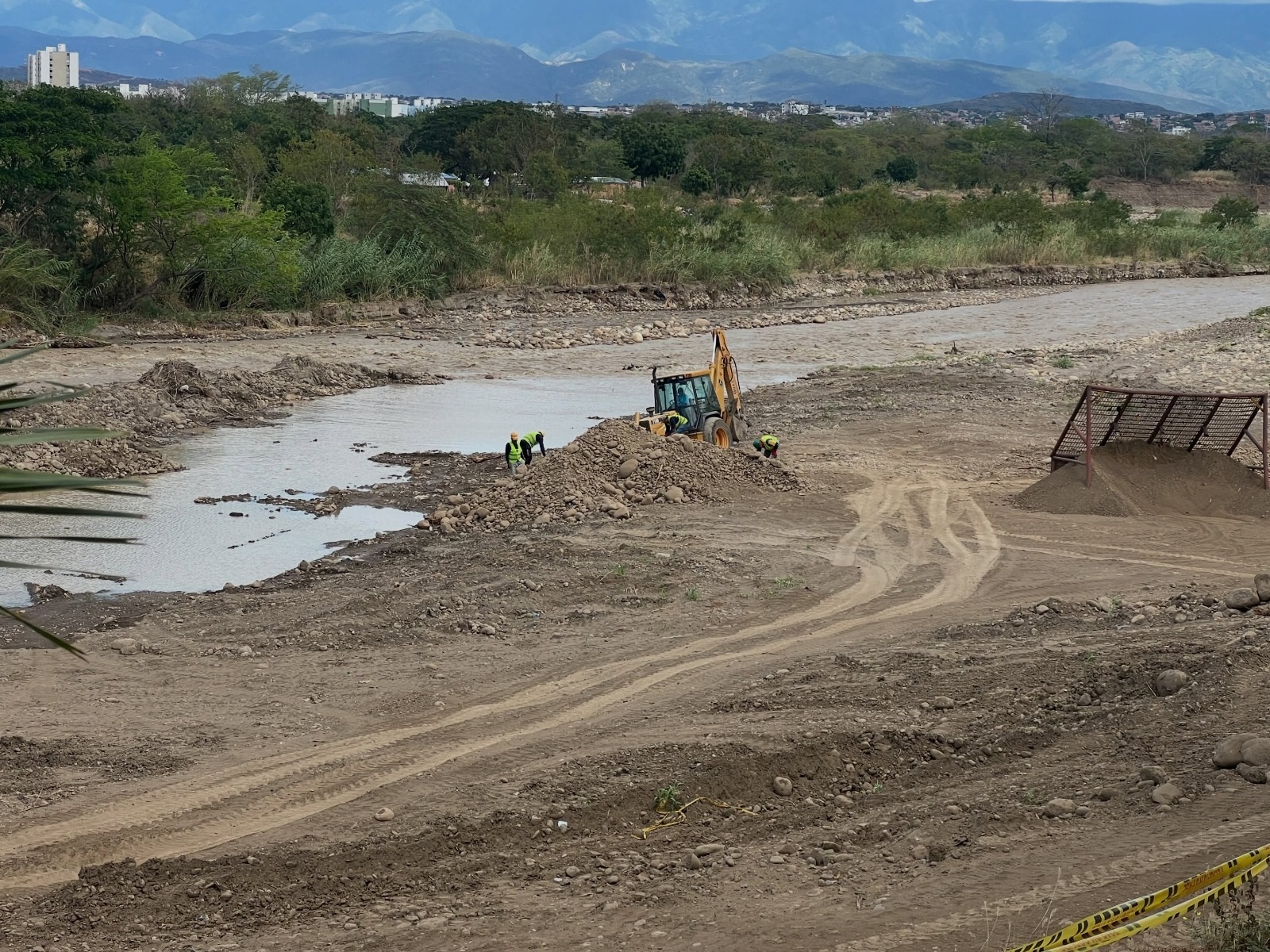 OBRAS EN PUENTE FRANCISCO DE PAULA SANTANDER