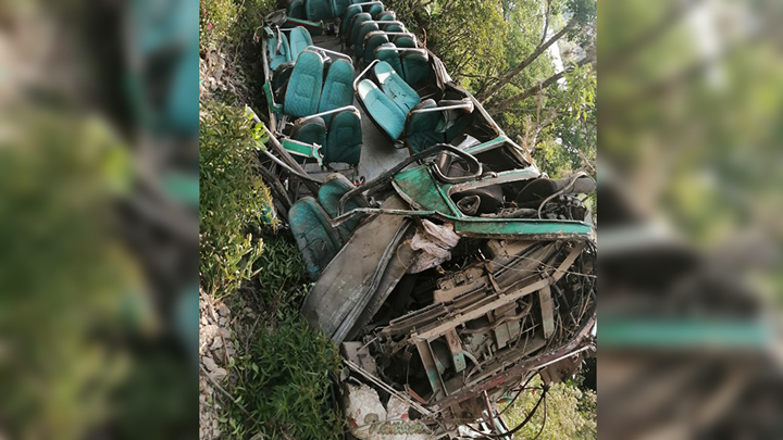 Buseta escolar se accidentó dejando cinco personas muertas en Santander./Foto: cortesía