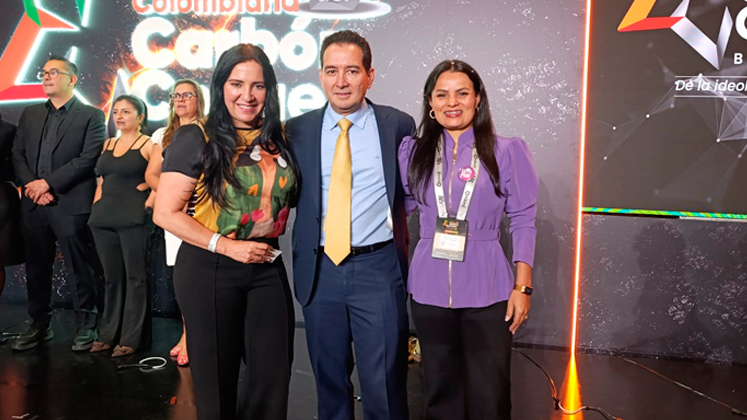 Yaneth Serrano (Asocarbonor), Carlos Cante (Fenalcarbón) y Angélica León (Asocoquizadores). Foto: La Opinión