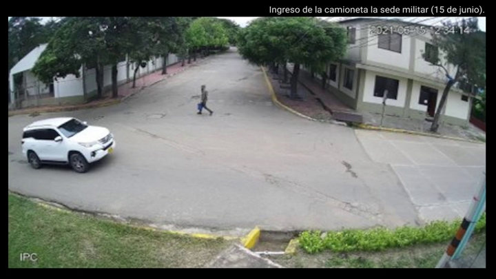 La entrada del carro bomba a la Brigada 30.