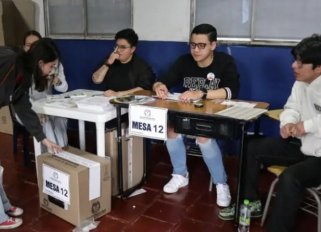 JOVENES URNAS 
