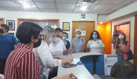 Organizaciones no gubernamentales consignaron documento ante la Defensoría del Pueblo en Táchira. / Foto Anggy Polanco/La Opinión