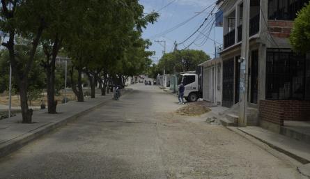 La misma comunidad pavimentó algunas calles de Buenos Aires, hace algunos años.