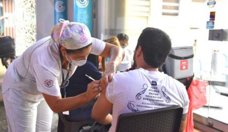 En septiembre también se suspendió la aplicación de biológicos de Moderna. / Foto:  Cortesía / La Opinión 