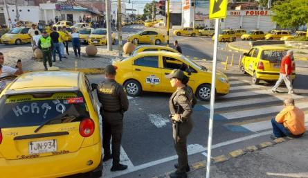 En el sitio La Silla Coja no se permitió la movilidad a las personas./Foto Orlando Carvajal/La Opinión
