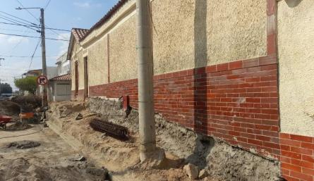 Esta es la casa en la que se denuncia que la alcaldía produjo daños en sus bases/Foto Orlando Carvajal/La Opinión