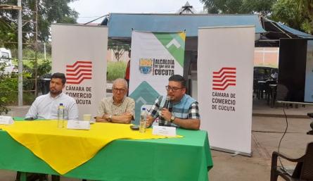 La alcaldía, Cámara de Comercio y Cenabastos sellaron la alianza para repotenciar la Central de Abastos/Foto Orlando Carvajal/La Opinión