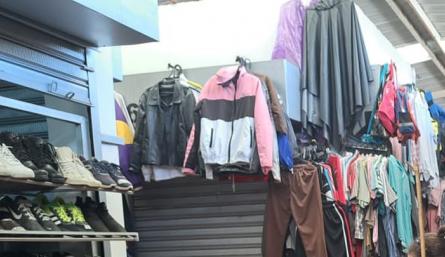 Usar ropa de segunda, la moda que se está imponiendo en Cúcuta 